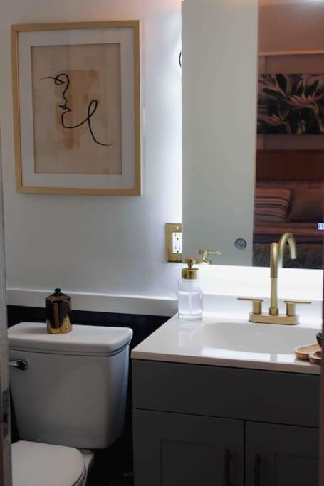 הונולולו Seashore Waikiki Studio 1 Block From A Beach No Resort Fees מראה חיצוני תמונה