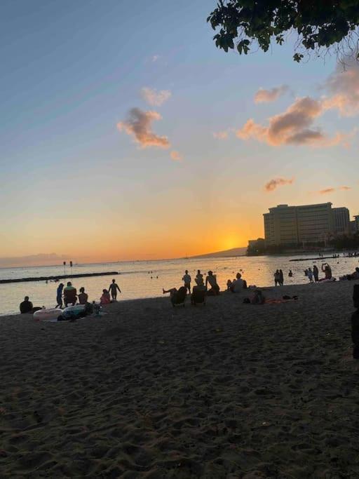 הונולולו Seashore Waikiki Studio 1 Block From A Beach No Resort Fees מראה חיצוני תמונה