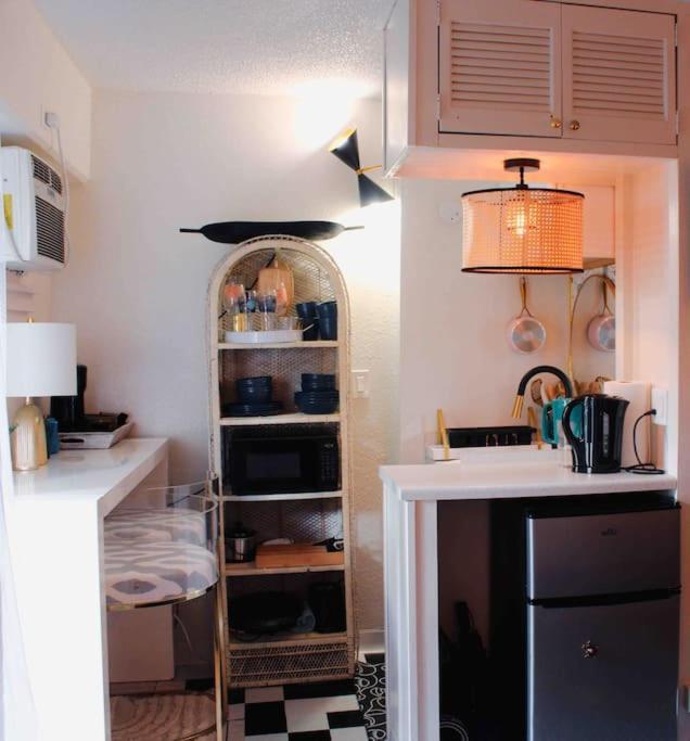 הונולולו Seashore Waikiki Studio 1 Block From A Beach No Resort Fees מראה חיצוני תמונה