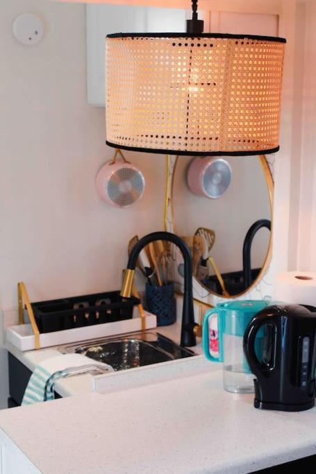 הונולולו Seashore Waikiki Studio 1 Block From A Beach No Resort Fees מראה חיצוני תמונה